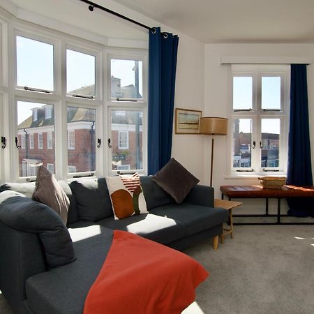 Beautiful Large 3-Bed Coastal Flat With Parking. Apartman Frinton-on-Sea Kültér fotó