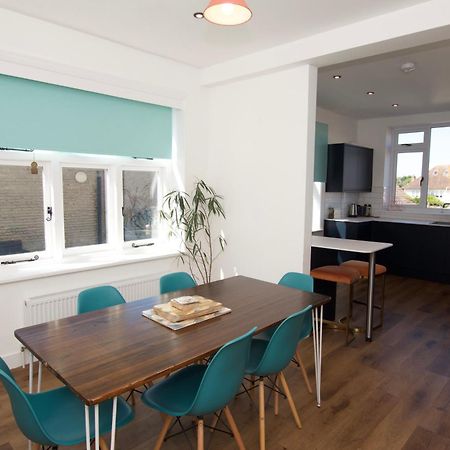 Beautiful Large 3-Bed Coastal Flat With Parking. Apartman Frinton-on-Sea Kültér fotó