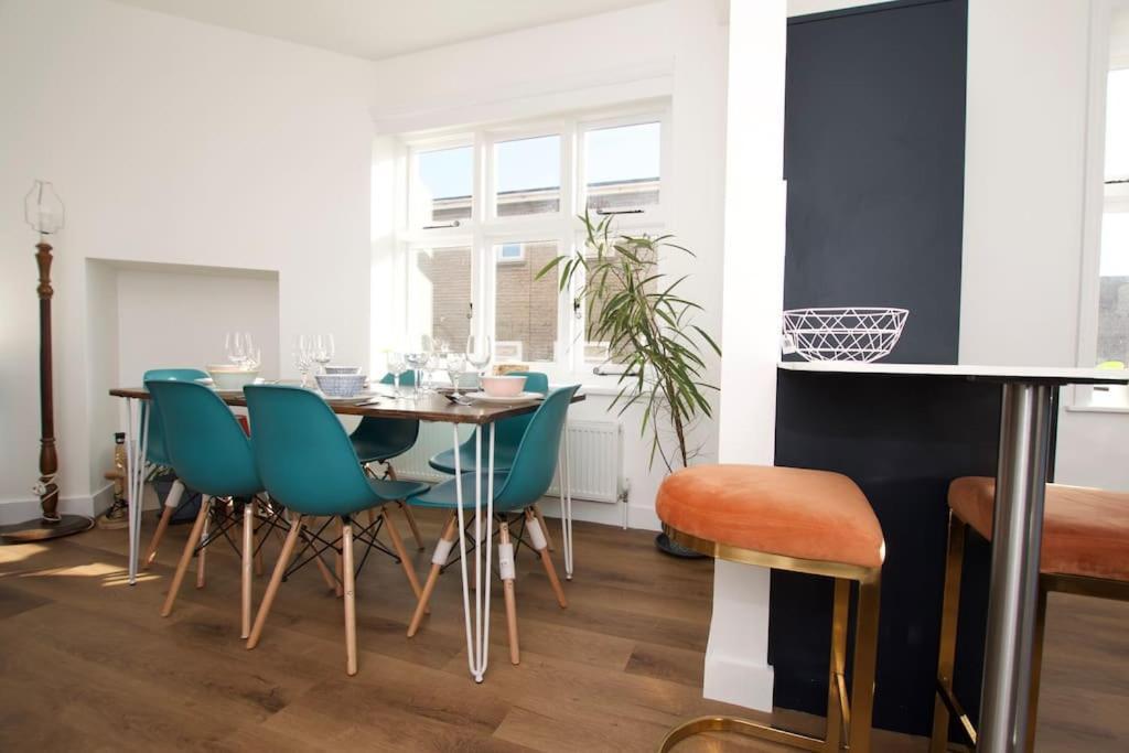 Beautiful Large 3-Bed Coastal Flat With Parking. Apartman Frinton-on-Sea Kültér fotó