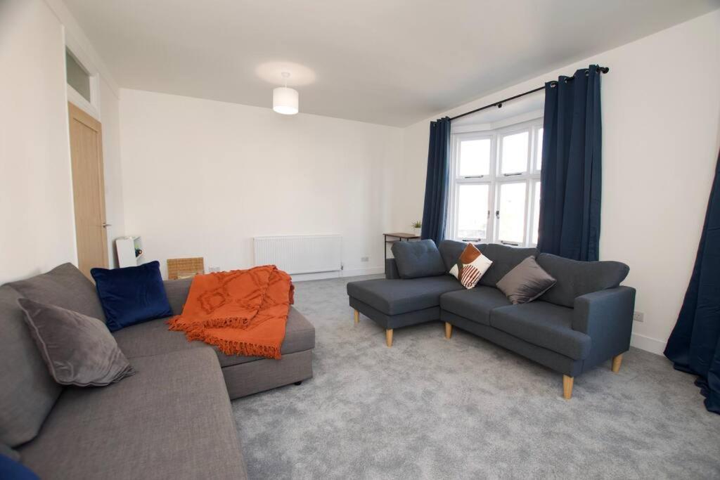 Beautiful Large 3-Bed Coastal Flat With Parking. Apartman Frinton-on-Sea Kültér fotó