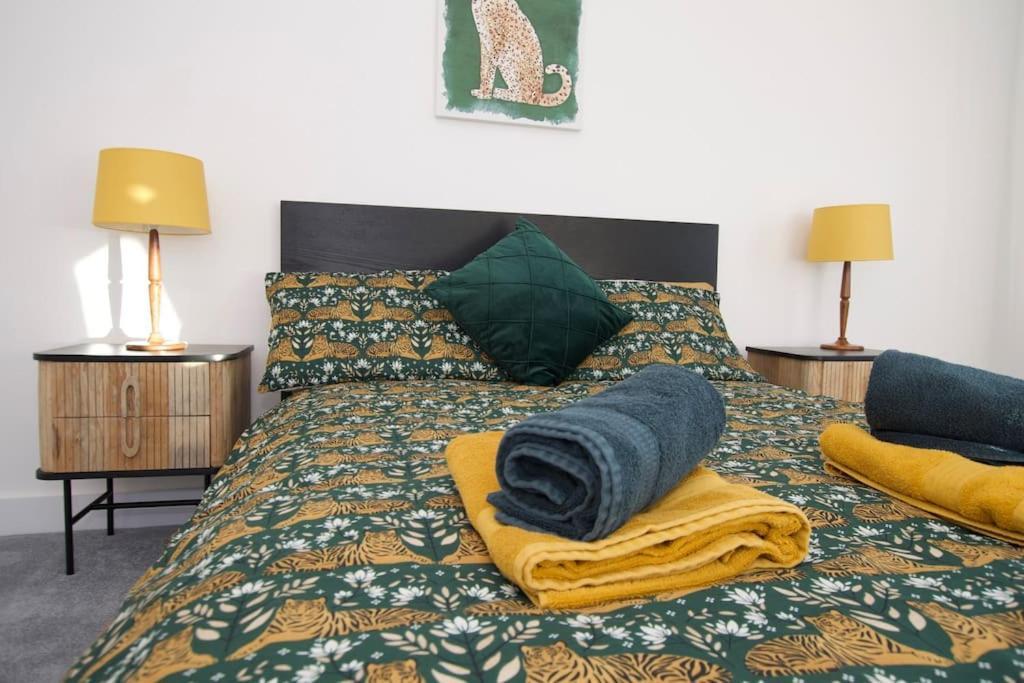 Beautiful Large 3-Bed Coastal Flat With Parking. Apartman Frinton-on-Sea Kültér fotó
