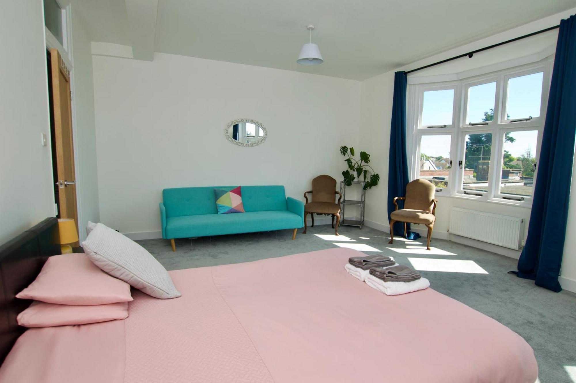 Beautiful Large 3-Bed Coastal Flat With Parking. Apartman Frinton-on-Sea Kültér fotó