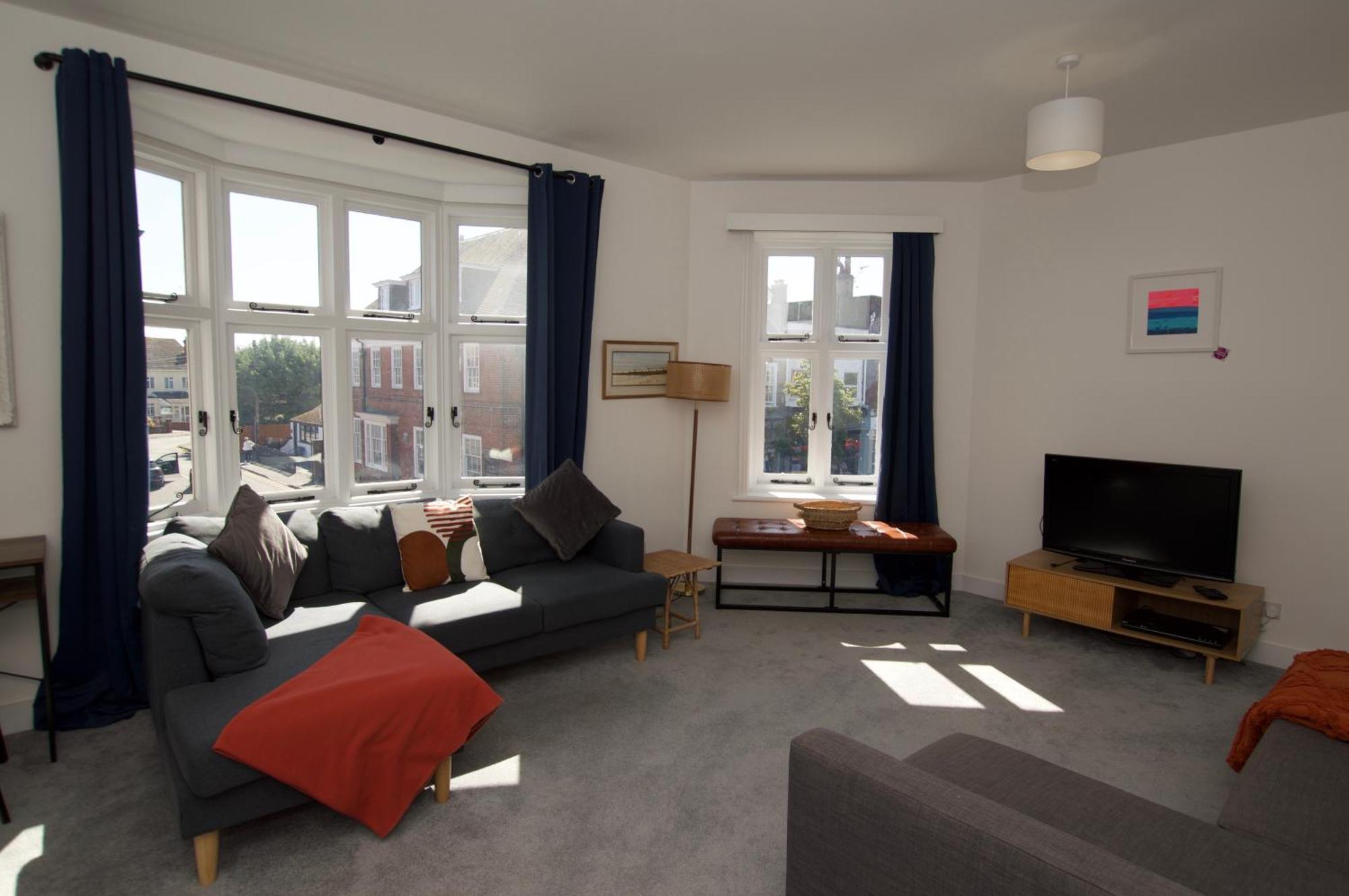 Beautiful Large 3-Bed Coastal Flat With Parking. Apartman Frinton-on-Sea Kültér fotó